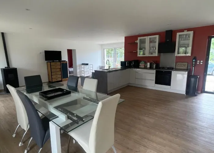 Route Des Chateaux 度假居